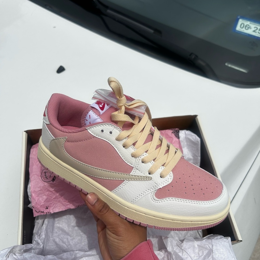 Nike Women's Pink and Cream Sneakers